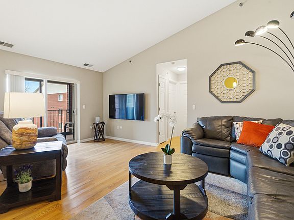 2nd image of 6970 Heritage Cir #5-3A