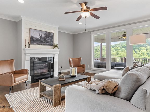 5th image of 708 Witherspoon Ln