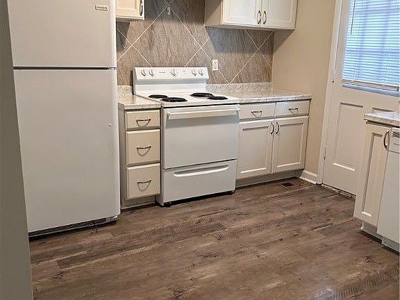 5th image of 2908 Myrtle Dr #A