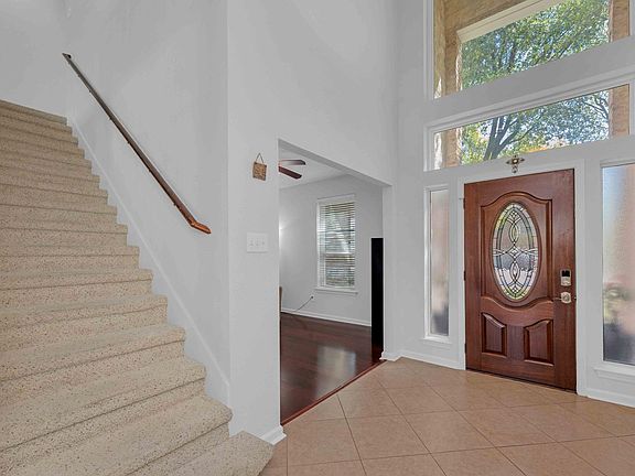 2nd image of 12528 Labrador Cv