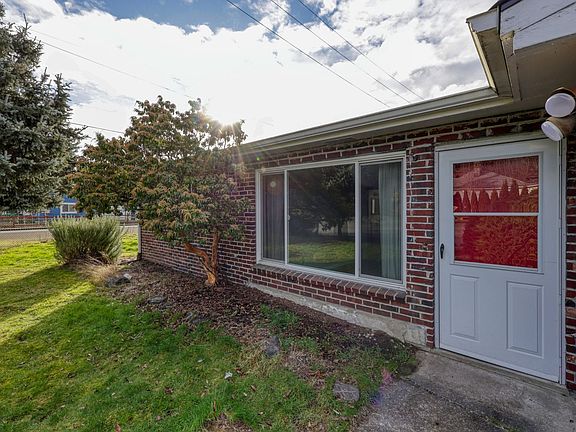 3rd image of 503 N 5th Ave SW