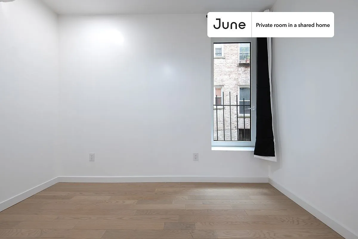 Queen bedroom in 4 bed/2 bath home in Ditmas Park #1899 B — Photo 2