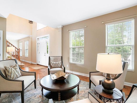 3rd image of 326 Briargate Dr