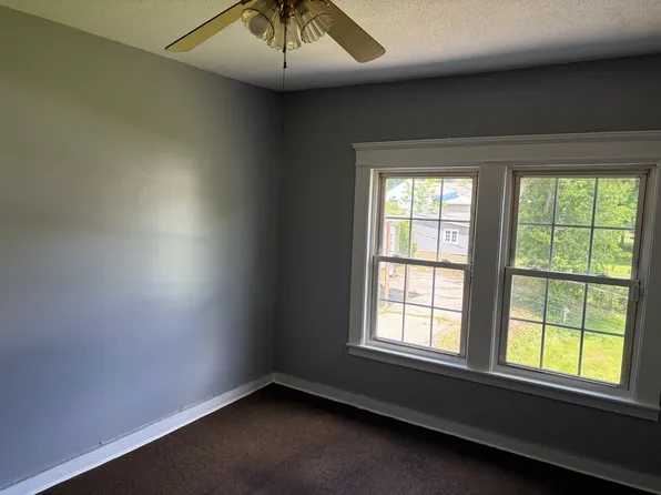 32 Greenwood St #3, Naugatuck, CT 06770