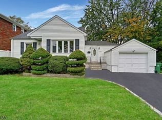 1427 Hussa St, Linden, NJ 07036