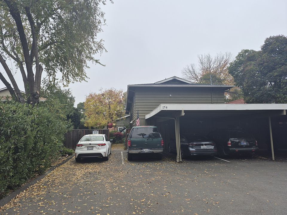 1st image of 176 Sierra Dr #4