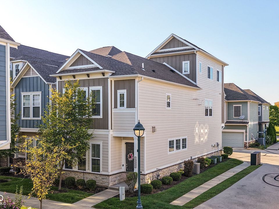 1st image of 13332 E Lieder Way