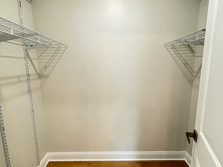 4552 N Clark Street — Photo 16