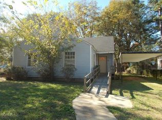 837 Poplar St, Grenada, MS 38901