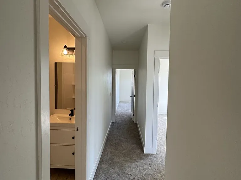 17 Grove Ln — Photo 8