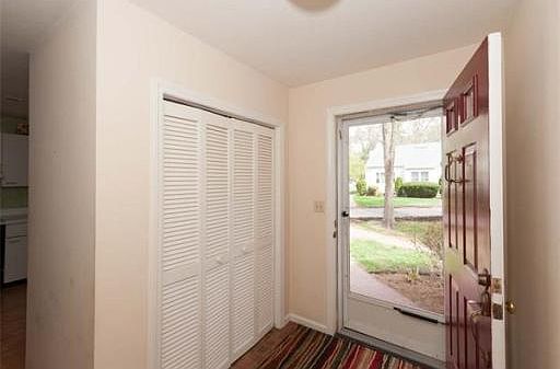 5th image of 7 Whittier Ln