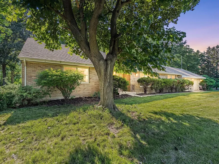 1130 Home Ave — Photo 1