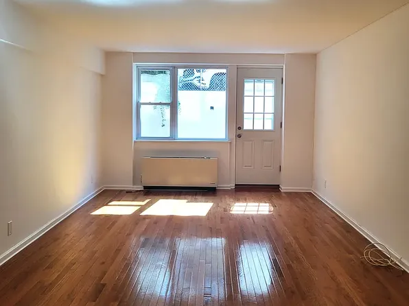 3443 Crescent St APT 1R, Astoria, NY 11106