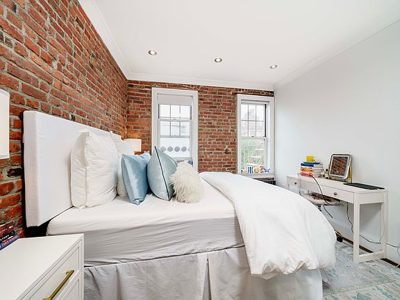 4th image of 162 W 13th St APT 51