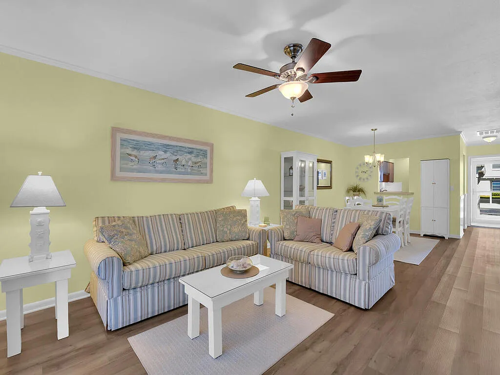 2 bed, 1023 sqft, $1,600 — Photo 3