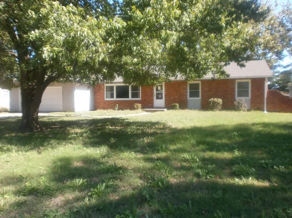 1426 N Walnut St, McPherson, KS 67460