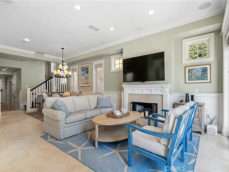 705 Goldenrod Ave — Photo 4