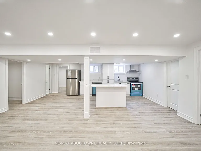 4395 Longmoor Dr #LOWER — Photo 8
