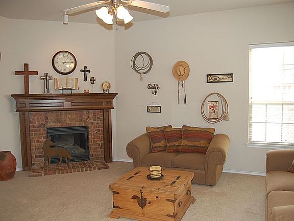 5th image of 704 Hedgewood Dr