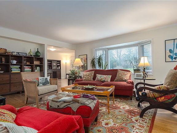 4th image of 12 Pheasant Dr