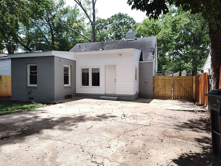1405 Shamrock Dr — Photo 18