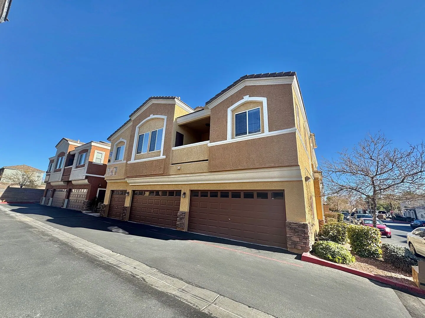 Beautiful 2 Bedroom 2 Bathroom Fully Furnished Condo Located In A Gated Community That Comes With... — Photo 1