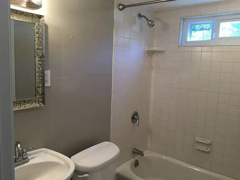 7 Bartlett Mnr — Photo 4