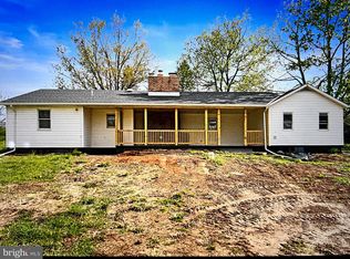 1017 E Berlin Rd, New Oxford, PA 17350