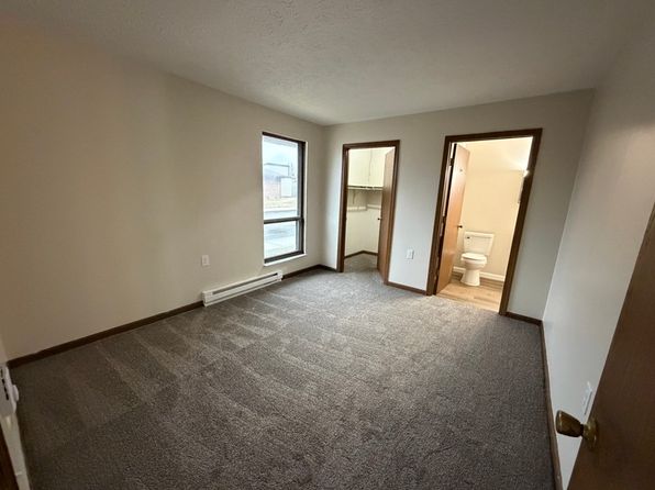 2 Lyndon Ct #5