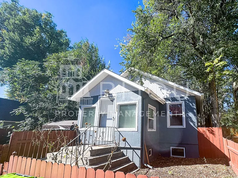 238 N. Prospect St — Photo 2