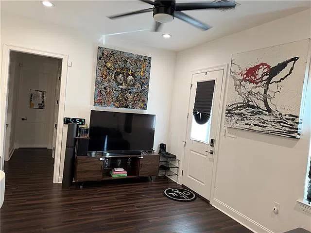 2 bed, 1.0 bath, 960 sqft, $1,595 — Photo 3