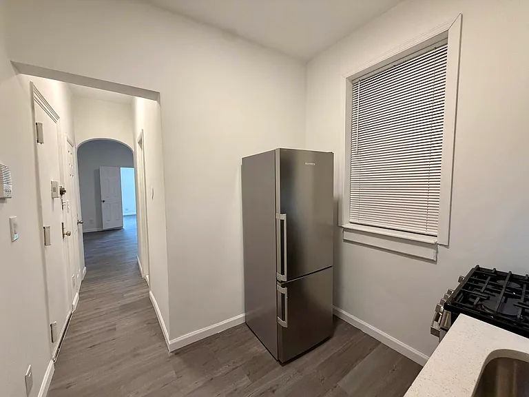 712 9th Ave #2B — Photo 6