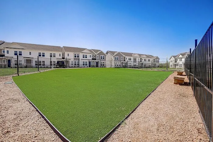 3900 Carmel Villas Dr — Photo 41