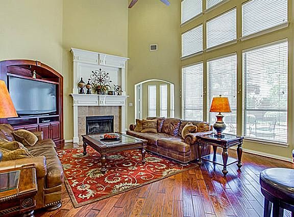 3rd image of 3313 Pecan Meadows Dr