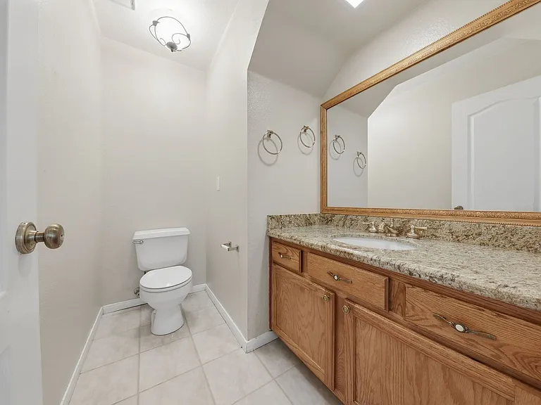 348 Faulkner Ct — Photo 17