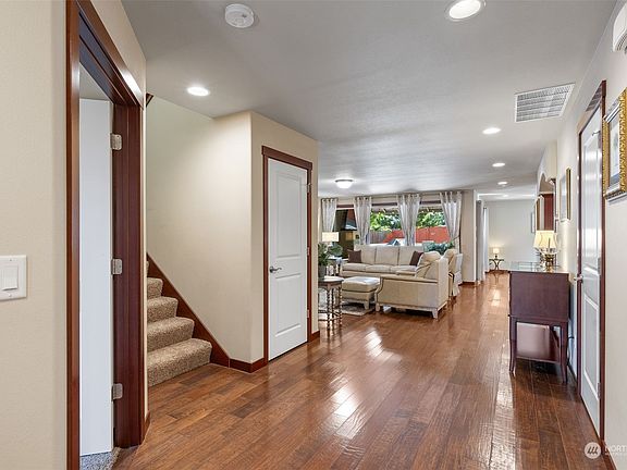 4th image of 28515 75th Drive NW