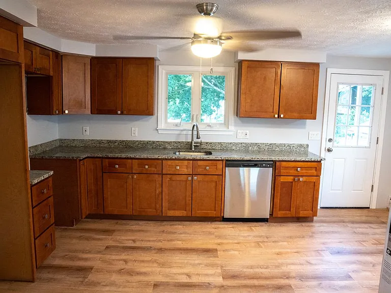 18 Almont St #A — Photo 8