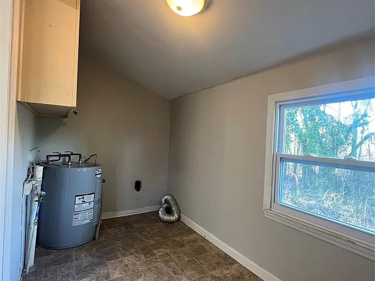 122 Owens St — Photo 7