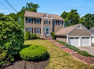 11 Bethesda Ln, Reading, MA 01867