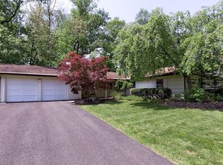 40 Appletree Ln, Old Bridge, NJ 08857