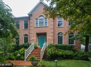 2385 N Danville St, Arlington, VA 22207