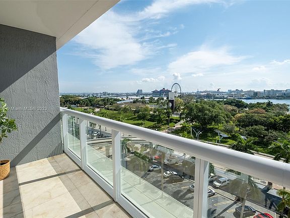 2nd image of 50 Biscayne Blvd APT 908