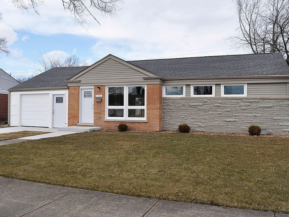 1st image of 4020 W 106th Pl