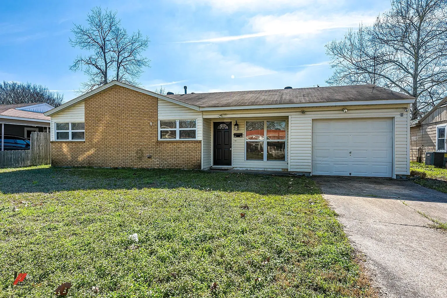3 bed, 1171 sqft, $1,350 — Photo 1