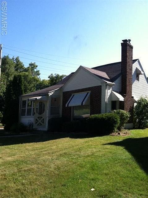 1st image of 1850 Tamarack Ave NW