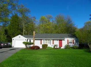 29 Robinson Rd, West Springfield, MA 01089