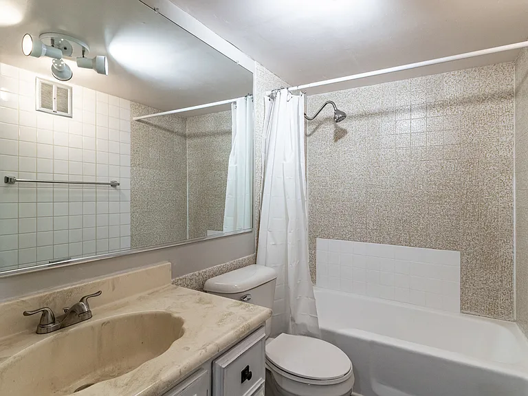 4239 Continental Dr — Photo 15