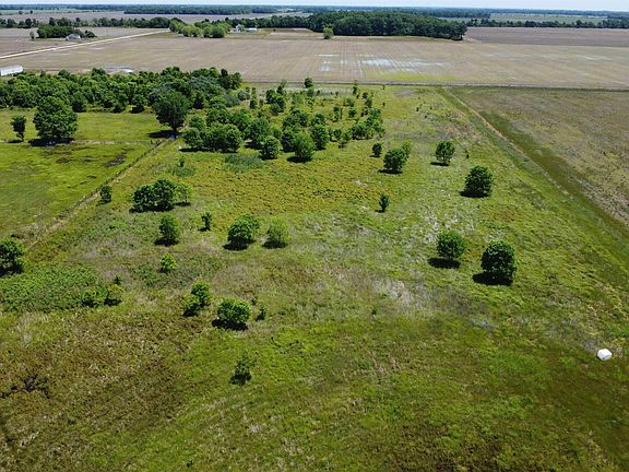 3rd image of 3800 Country View Rd