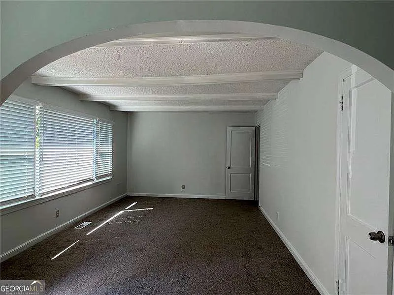 3 bed, 2.0 bath, $2,100 — Photo 4