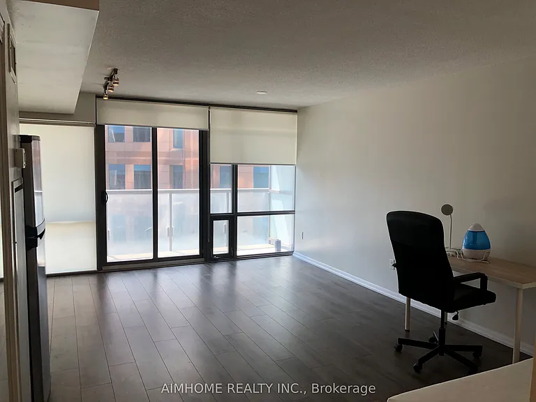 38 Grenville St #905 — Photo 8